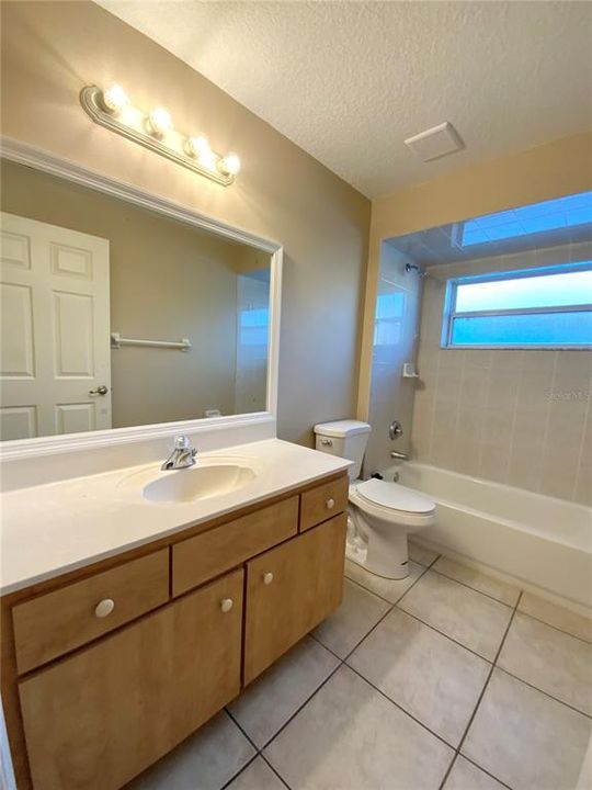 出租: $1,450 (3 贝兹, 2 浴室, 1308 平方英尺)