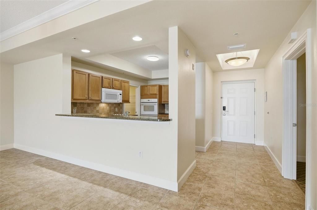 For Rent: $2,695 (2 beds, 2 baths, 1570 Square Feet)