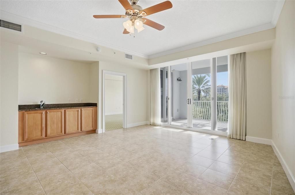 For Rent: $2,695 (2 beds, 2 baths, 1570 Square Feet)