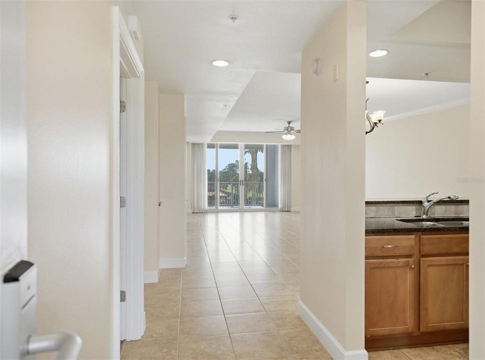 For Rent: $2,695 (2 beds, 2 baths, 1570 Square Feet)