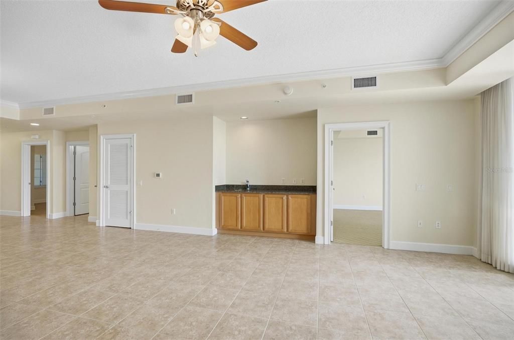 For Rent: $2,695 (2 beds, 2 baths, 1570 Square Feet)