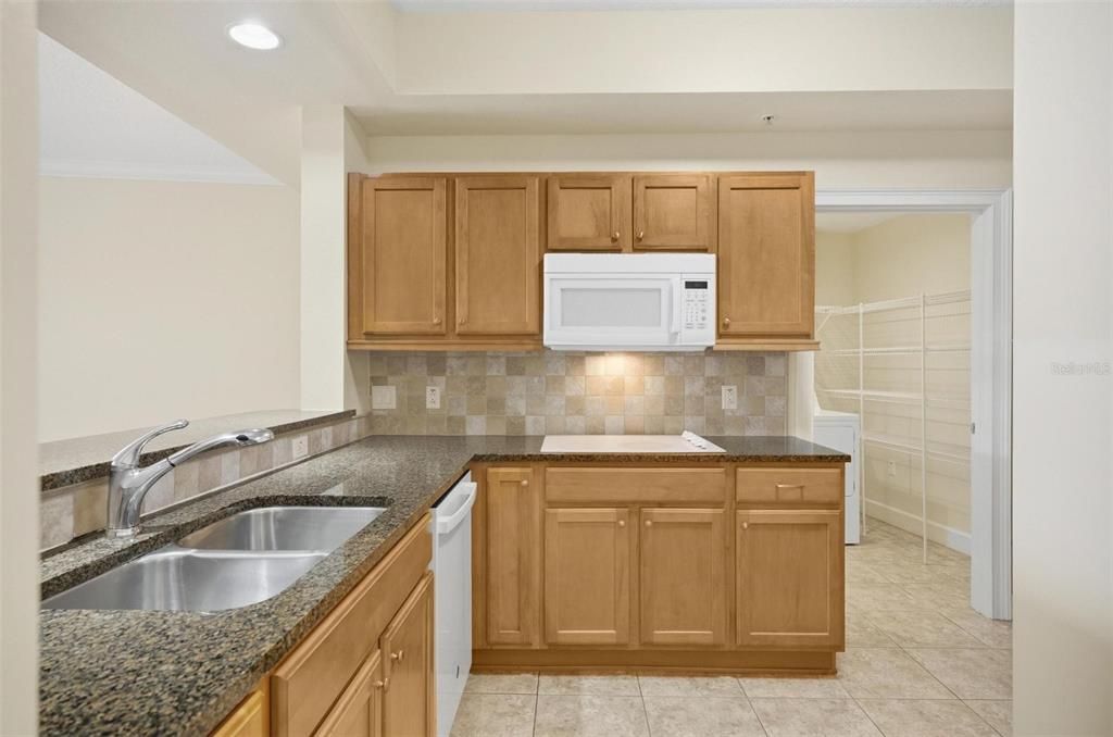 For Rent: $2,695 (2 beds, 2 baths, 1570 Square Feet)