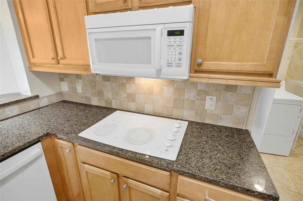 For Rent: $2,695 (2 beds, 2 baths, 1570 Square Feet)