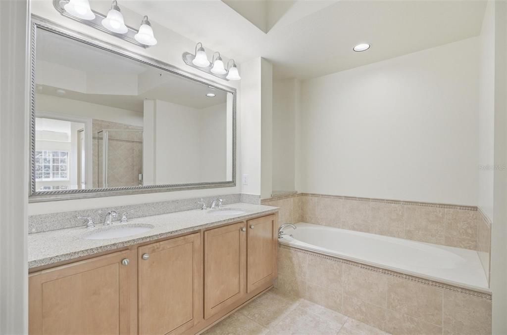 For Rent: $2,695 (2 beds, 2 baths, 1570 Square Feet)