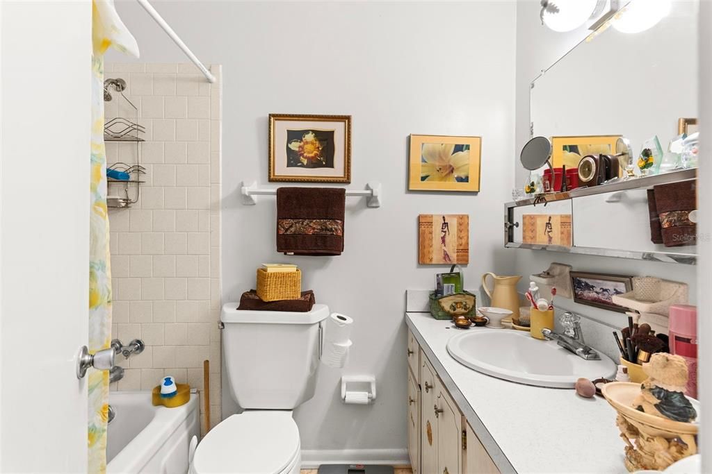 For Sale: $200,000 (3 beds, 2 baths, 1568 Square Feet)