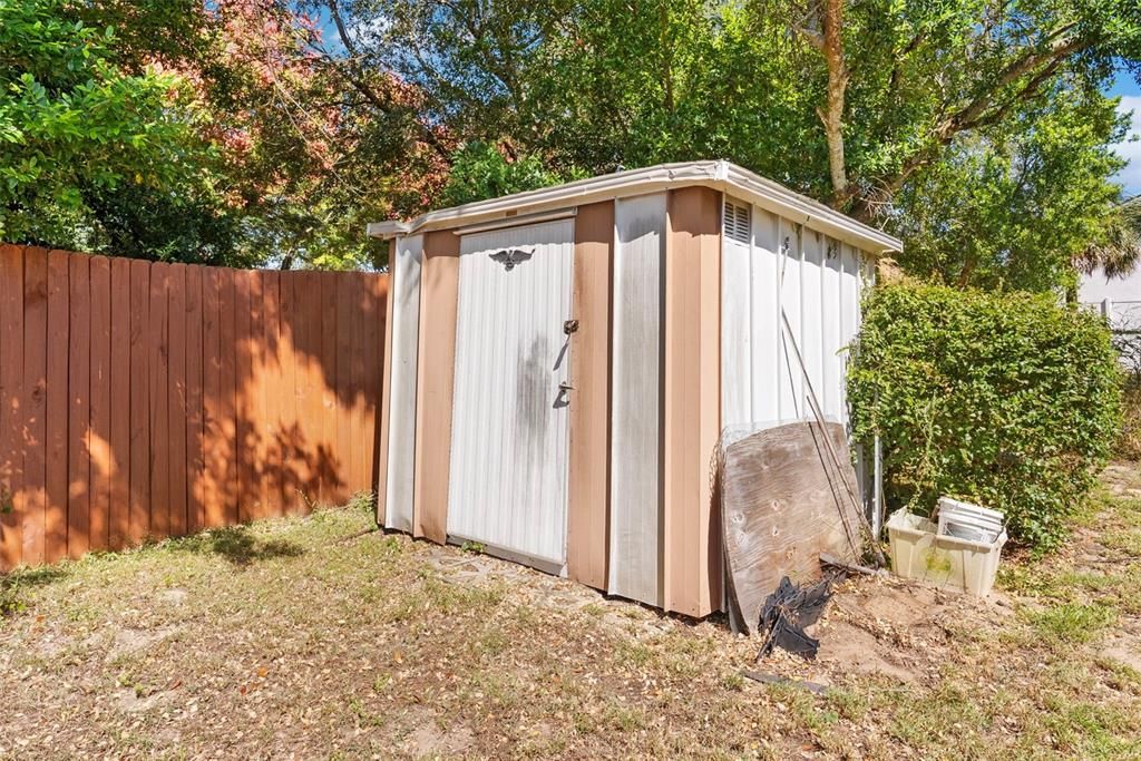 For Sale: $200,000 (3 beds, 2 baths, 1568 Square Feet)