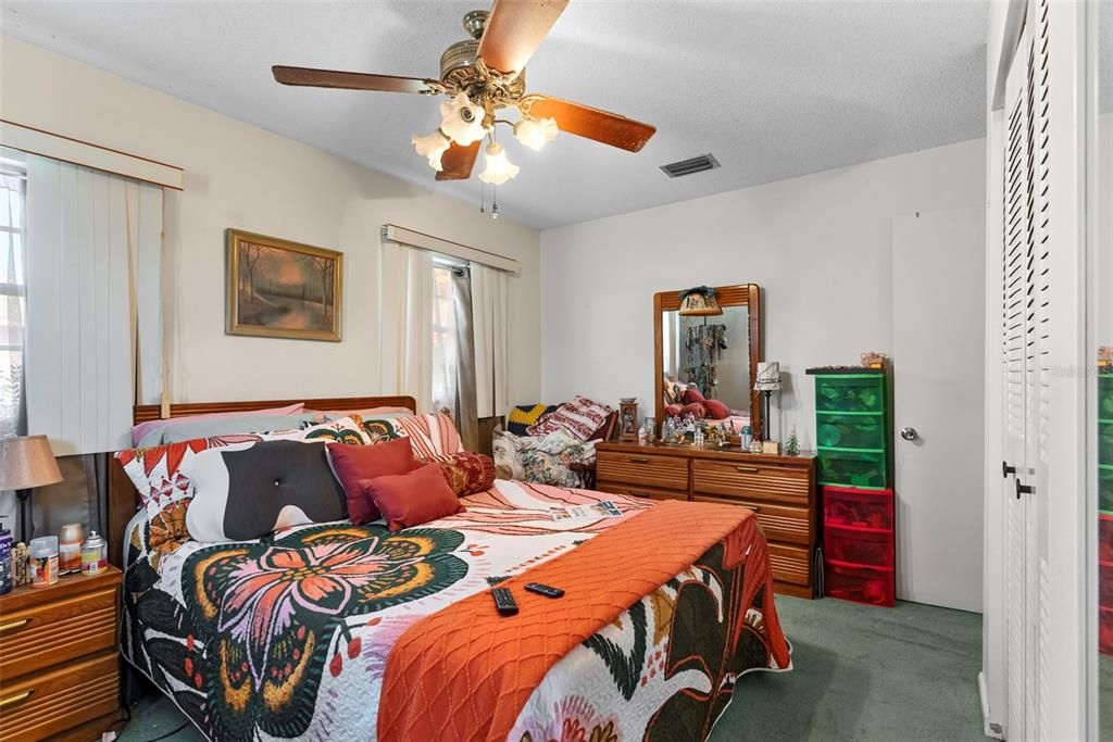 For Sale: $200,000 (3 beds, 2 baths, 1568 Square Feet)