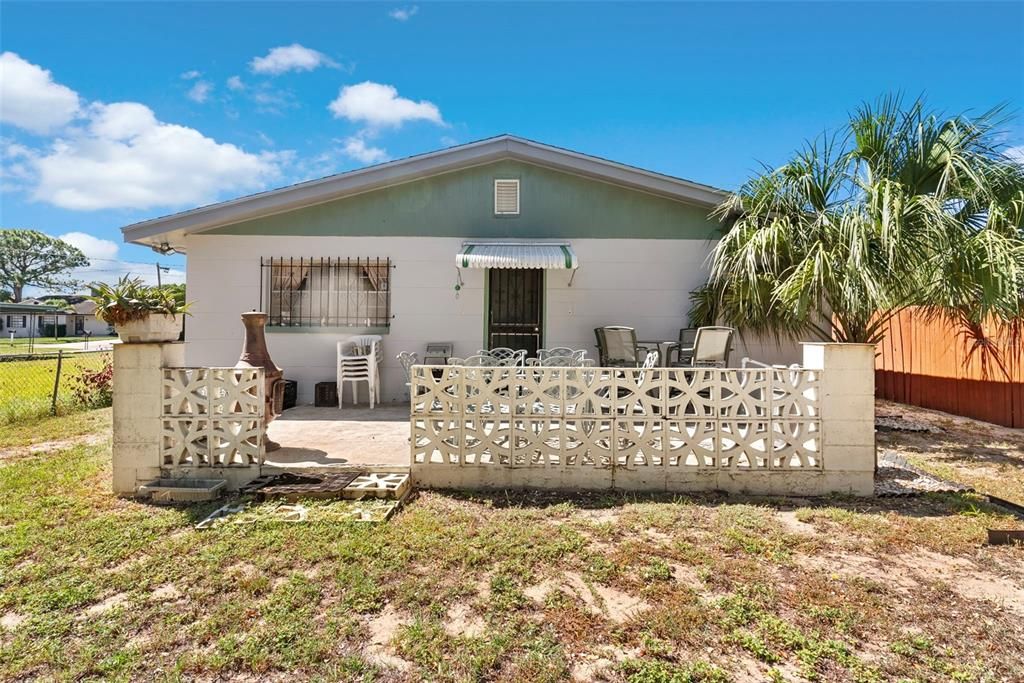 For Sale: $200,000 (3 beds, 2 baths, 1568 Square Feet)