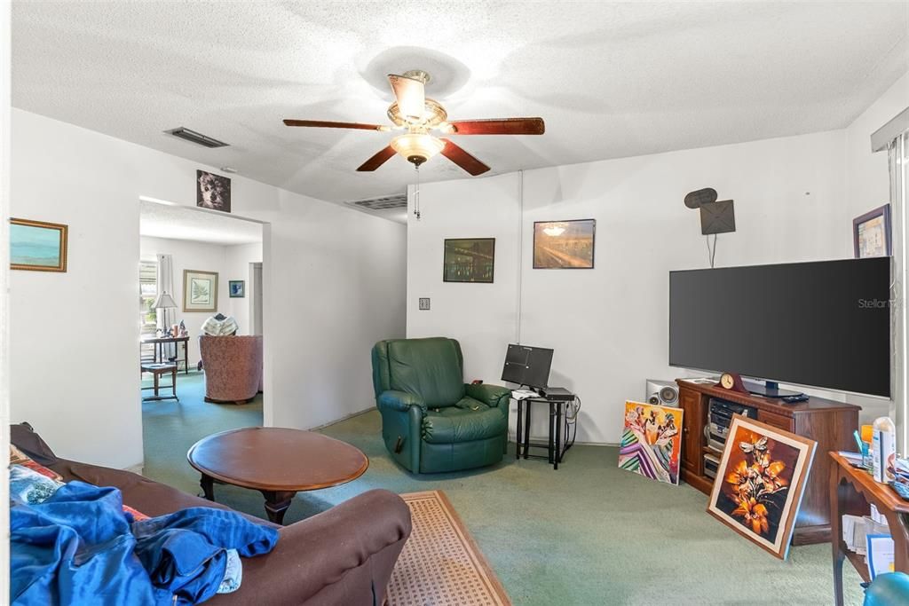 For Sale: $200,000 (3 beds, 2 baths, 1568 Square Feet)