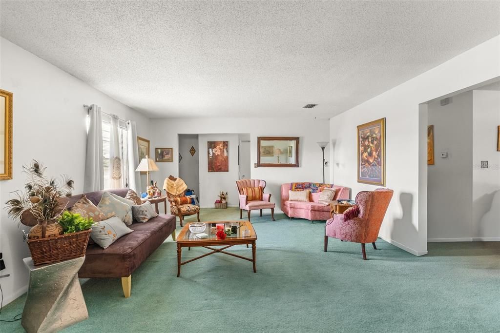 For Sale: $200,000 (3 beds, 2 baths, 1568 Square Feet)