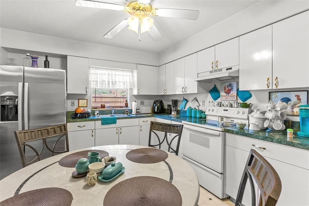 For Sale: $200,000 (3 beds, 2 baths, 1568 Square Feet)