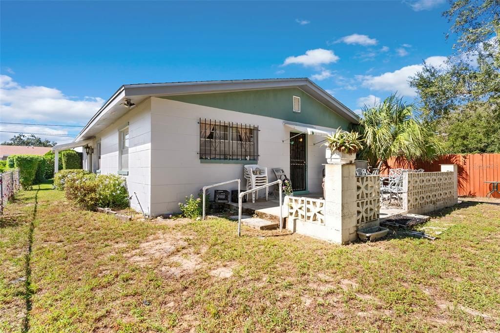 For Sale: $200,000 (3 beds, 2 baths, 1568 Square Feet)