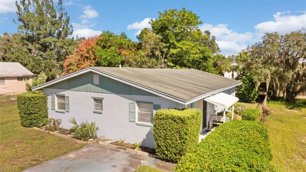 For Sale: $200,000 (3 beds, 2 baths, 1568 Square Feet)