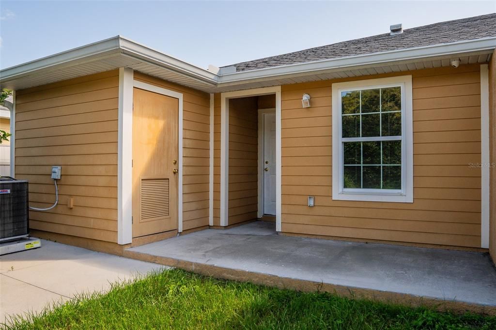 Active With Contract: $199,000 (2 beds, 1 baths, 931 Square Feet)