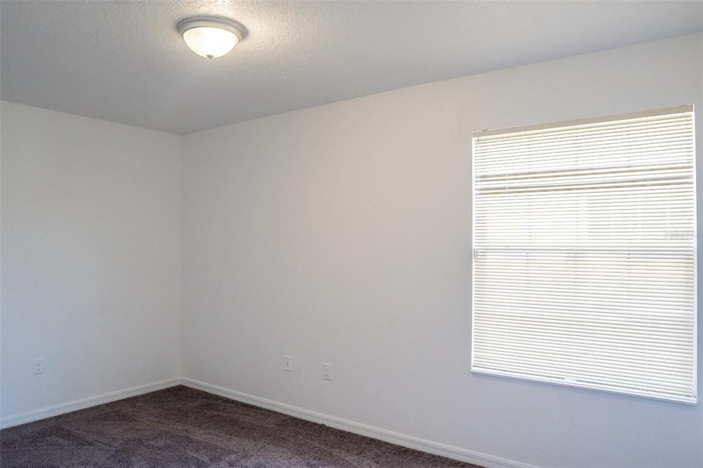 Active With Contract: $199,000 (2 beds, 1 baths, 931 Square Feet)