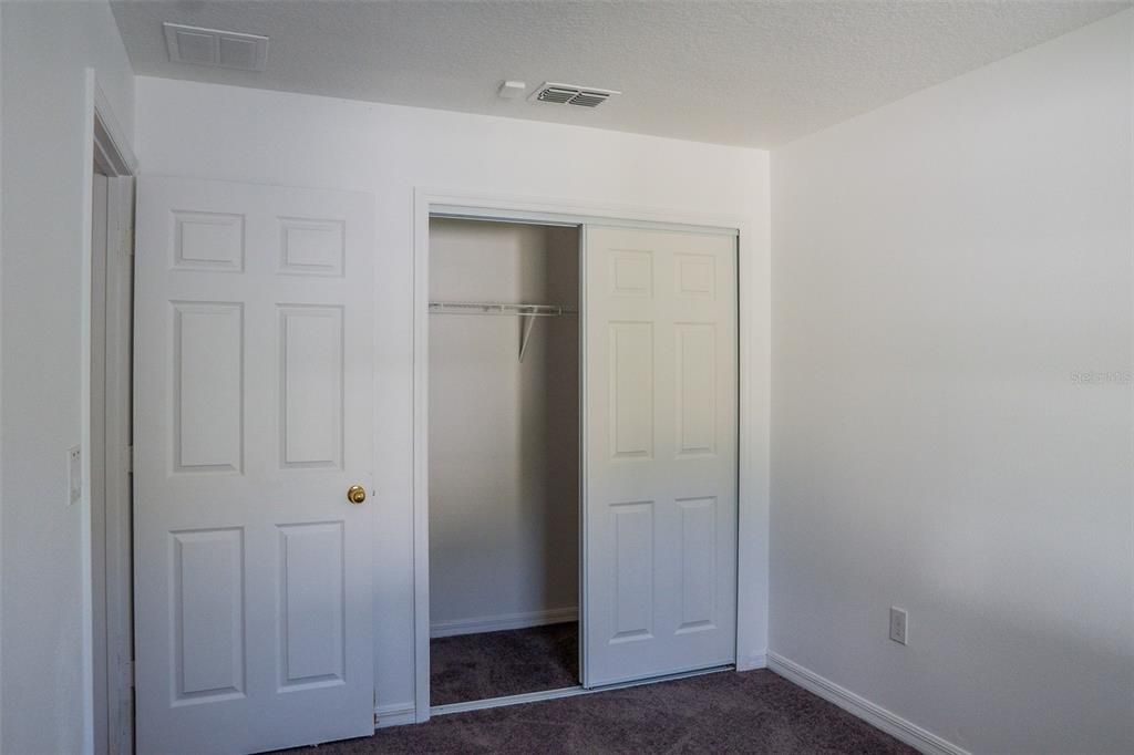 Active With Contract: $199,000 (2 beds, 1 baths, 931 Square Feet)