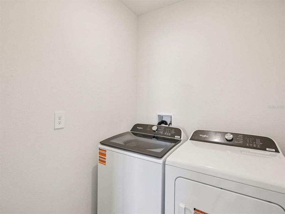 En Venta: $289,310 (4 camas, 2 baños, 1607 Pies cuadrados)