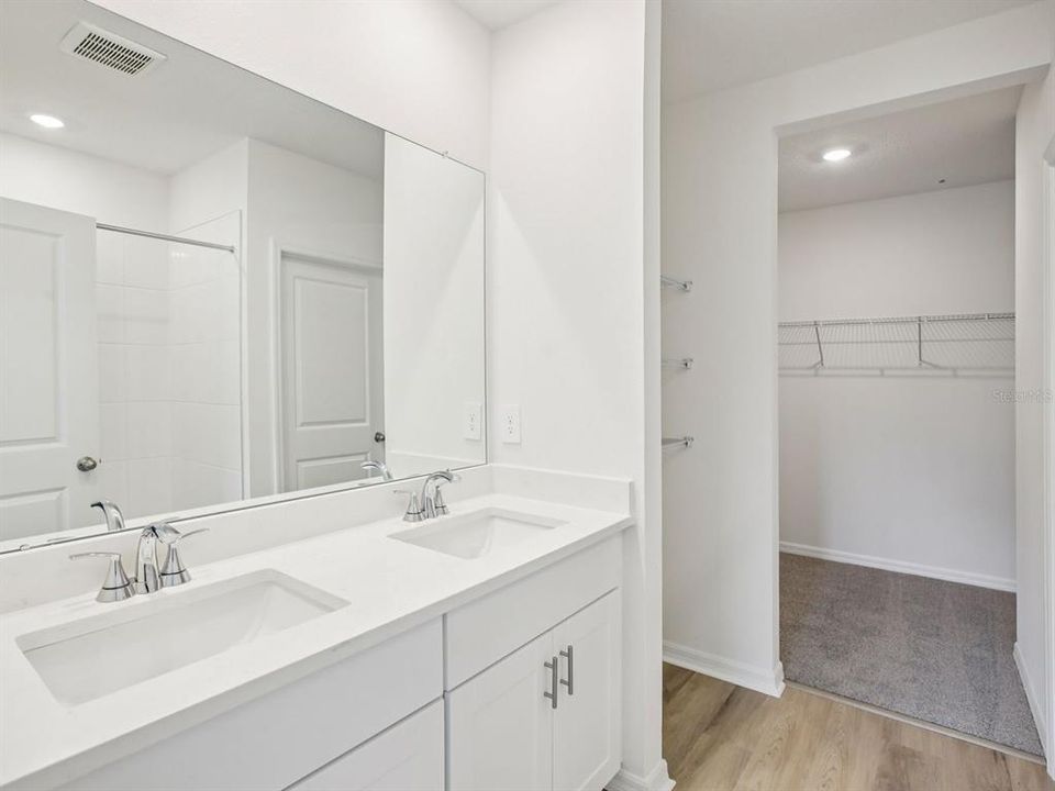 En Venta: $289,310 (4 camas, 2 baños, 1607 Pies cuadrados)