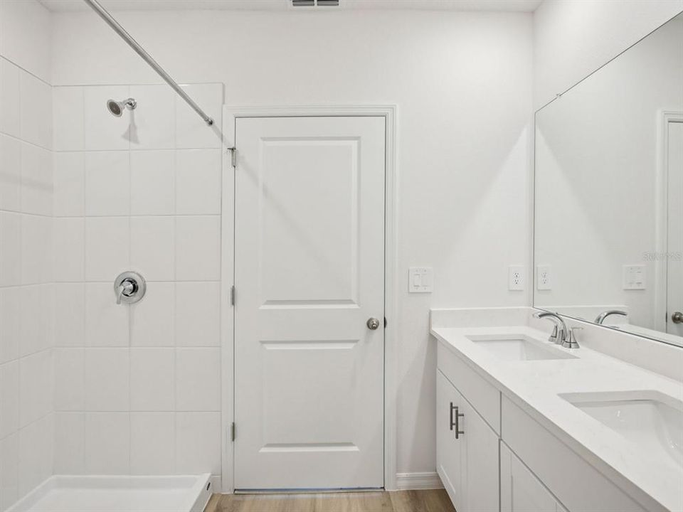 En Venta: $289,310 (4 camas, 2 baños, 1607 Pies cuadrados)