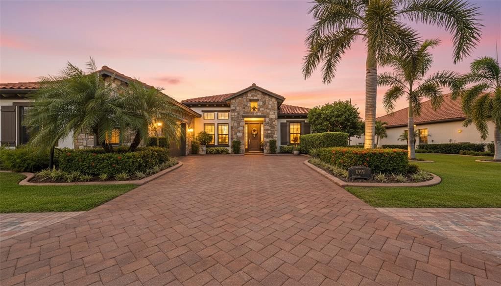 En Venta: $1,395,000 (4 camas, 3 baños, 2661 Pies cuadrados)