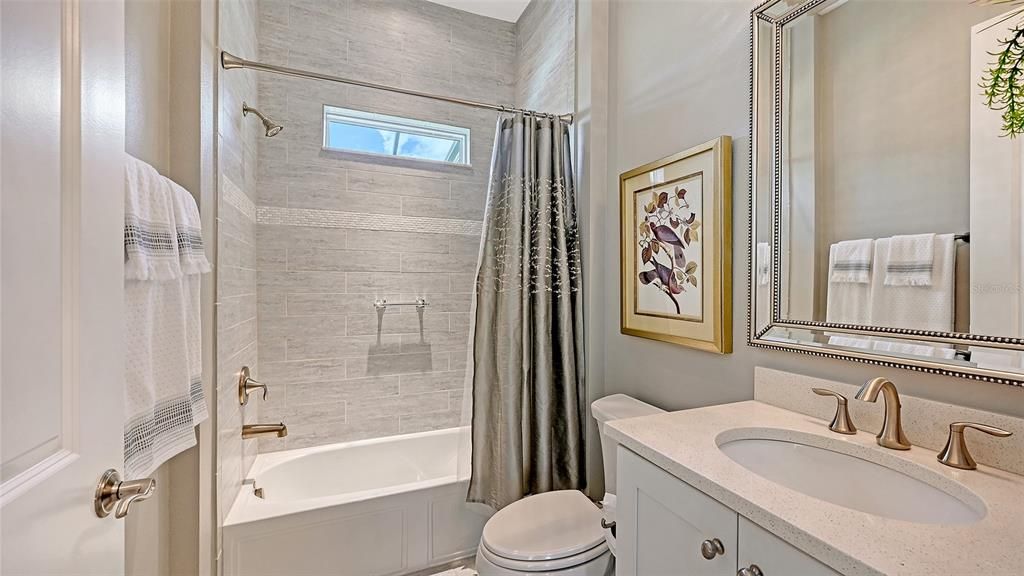 En Venta: $1,395,000 (4 camas, 3 baños, 2661 Pies cuadrados)