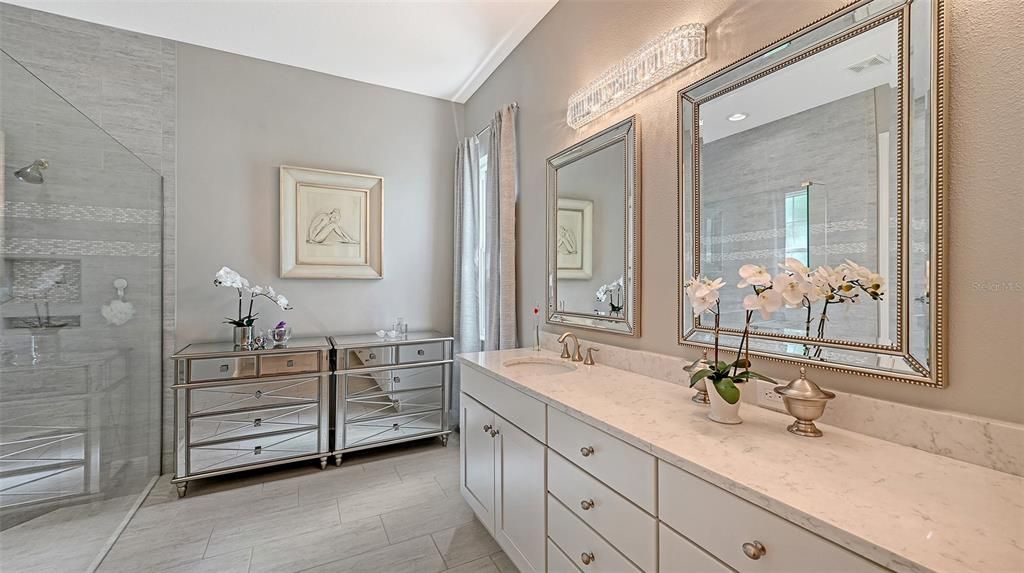 En Venta: $1,395,000 (4 camas, 3 baños, 2661 Pies cuadrados)