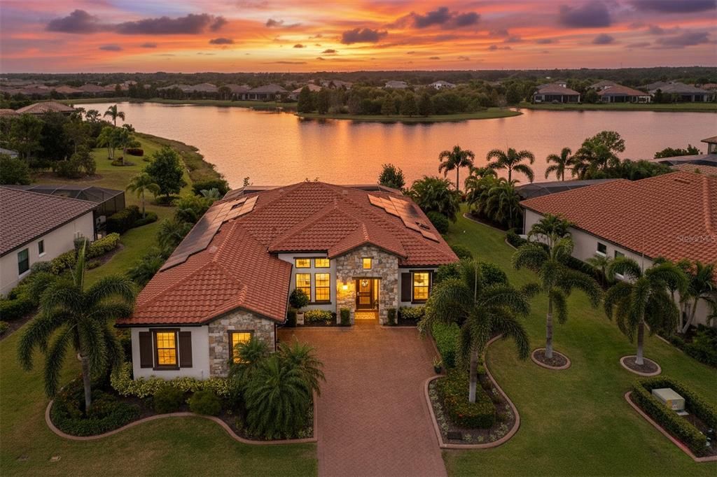 En Venta: $1,395,000 (4 camas, 3 baños, 2661 Pies cuadrados)