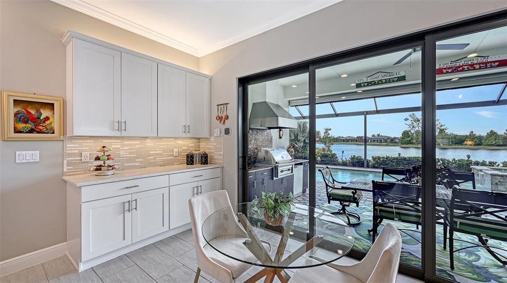 En Venta: $1,395,000 (4 camas, 3 baños, 2661 Pies cuadrados)