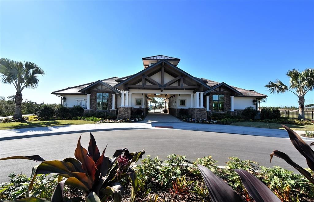 En Venta: $1,395,000 (4 camas, 3 baños, 2661 Pies cuadrados)