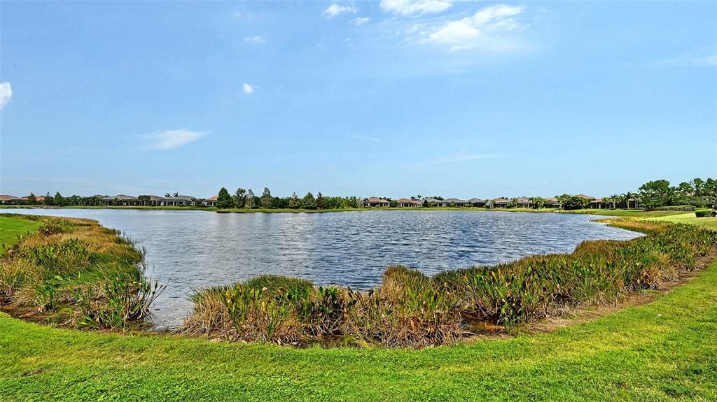 En Venta: $1,395,000 (4 camas, 3 baños, 2661 Pies cuadrados)