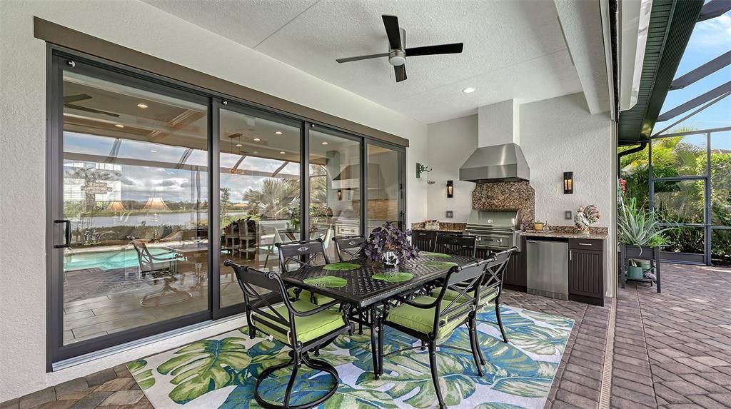 En Venta: $1,395,000 (4 camas, 3 baños, 2661 Pies cuadrados)