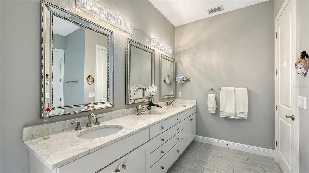 En Venta: $1,395,000 (4 camas, 3 baños, 2661 Pies cuadrados)