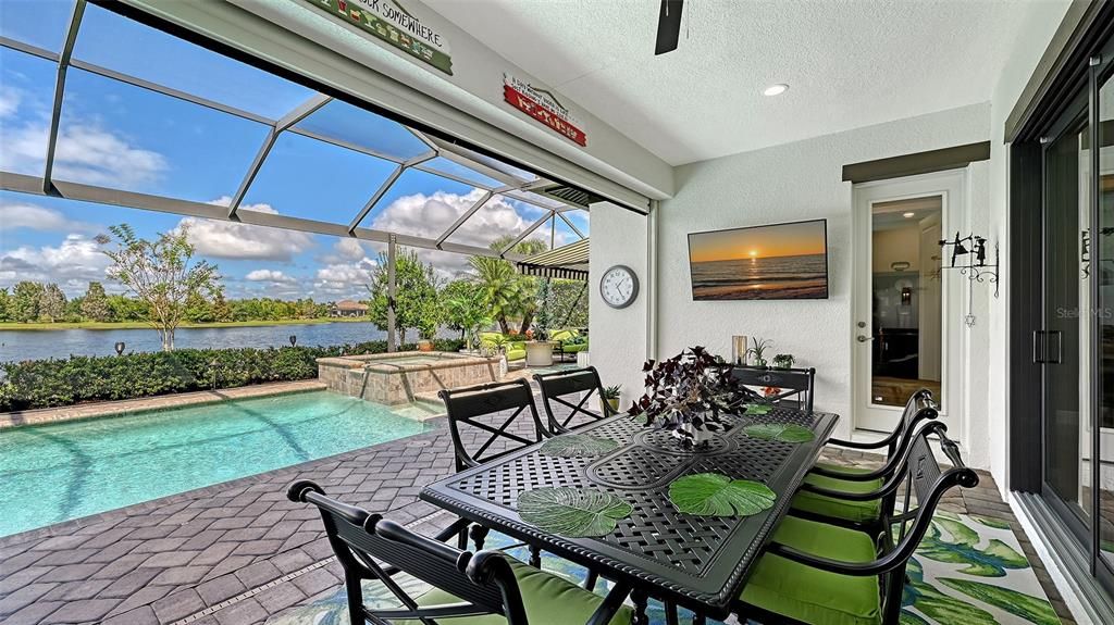 En Venta: $1,395,000 (4 camas, 3 baños, 2661 Pies cuadrados)