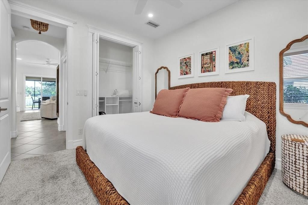 合同活跃: $519,000 (3 贝兹, 2 浴室, 1636 平方英尺)