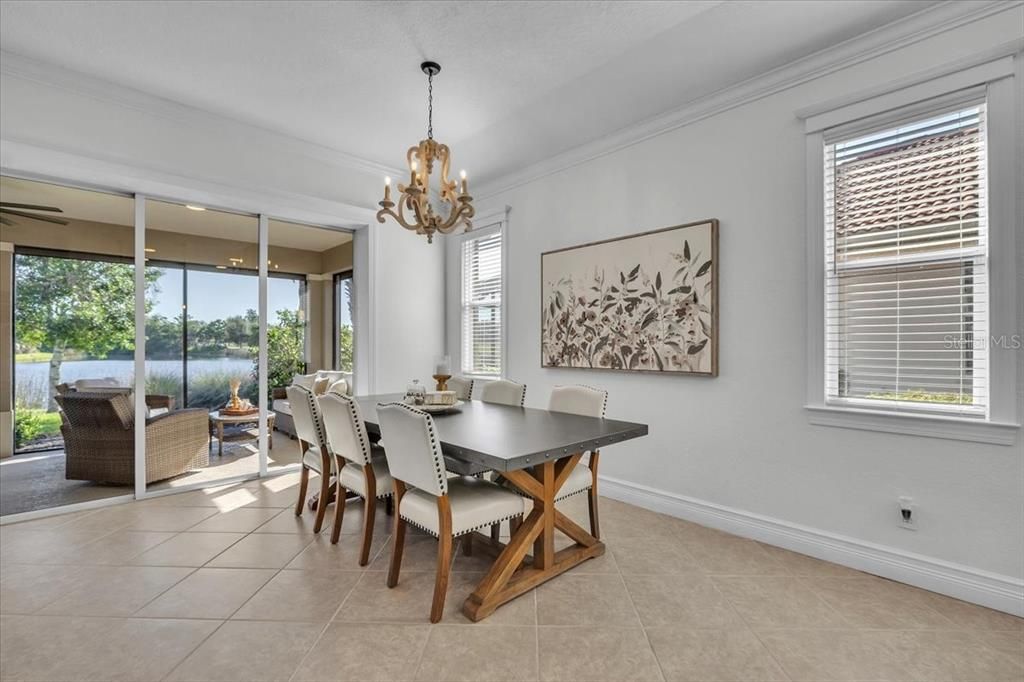 合同活跃: $519,000 (3 贝兹, 2 浴室, 1636 平方英尺)