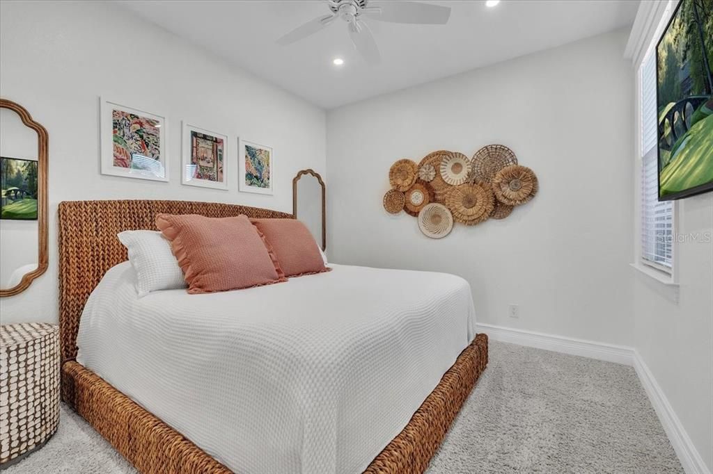 合同活跃: $519,000 (3 贝兹, 2 浴室, 1636 平方英尺)