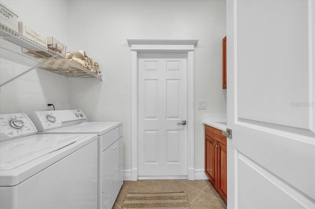 合同活跃: $519,000 (3 贝兹, 2 浴室, 1636 平方英尺)