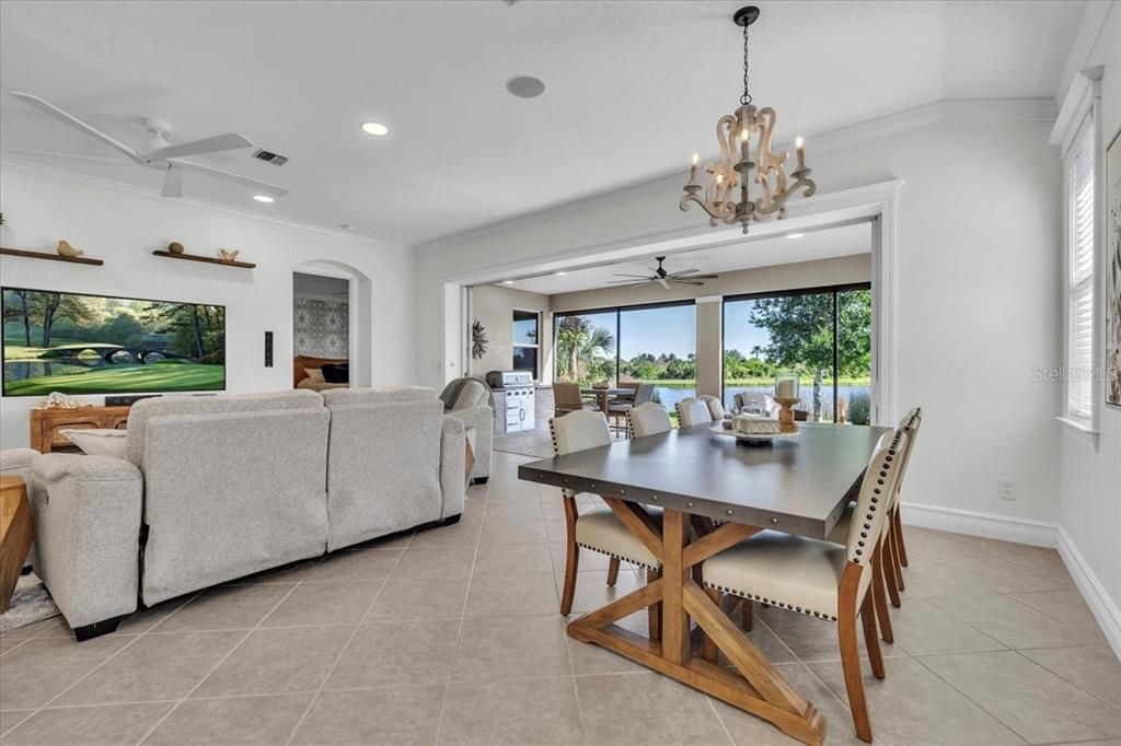 合同活跃: $519,000 (3 贝兹, 2 浴室, 1636 平方英尺)