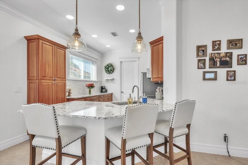 合同活跃: $519,000 (3 贝兹, 2 浴室, 1636 平方英尺)