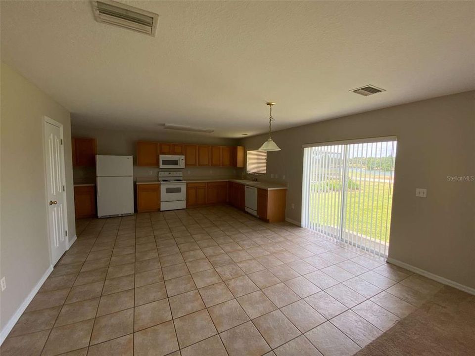 For Rent: $2,250 (3 beds, 2 baths, 2656 Square Feet)