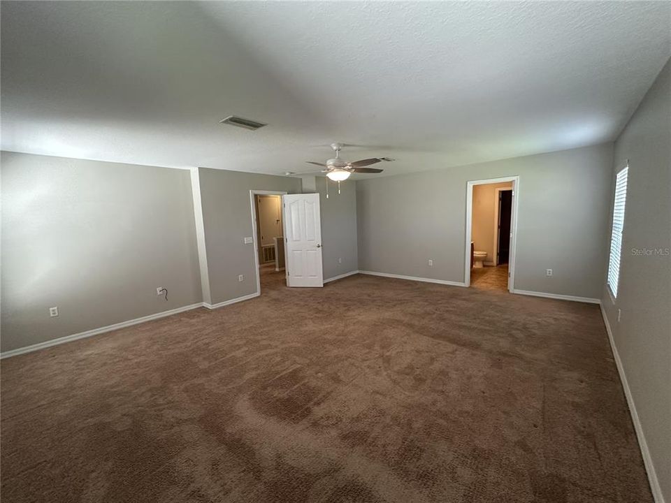 For Rent: $2,250 (3 beds, 2 baths, 2656 Square Feet)