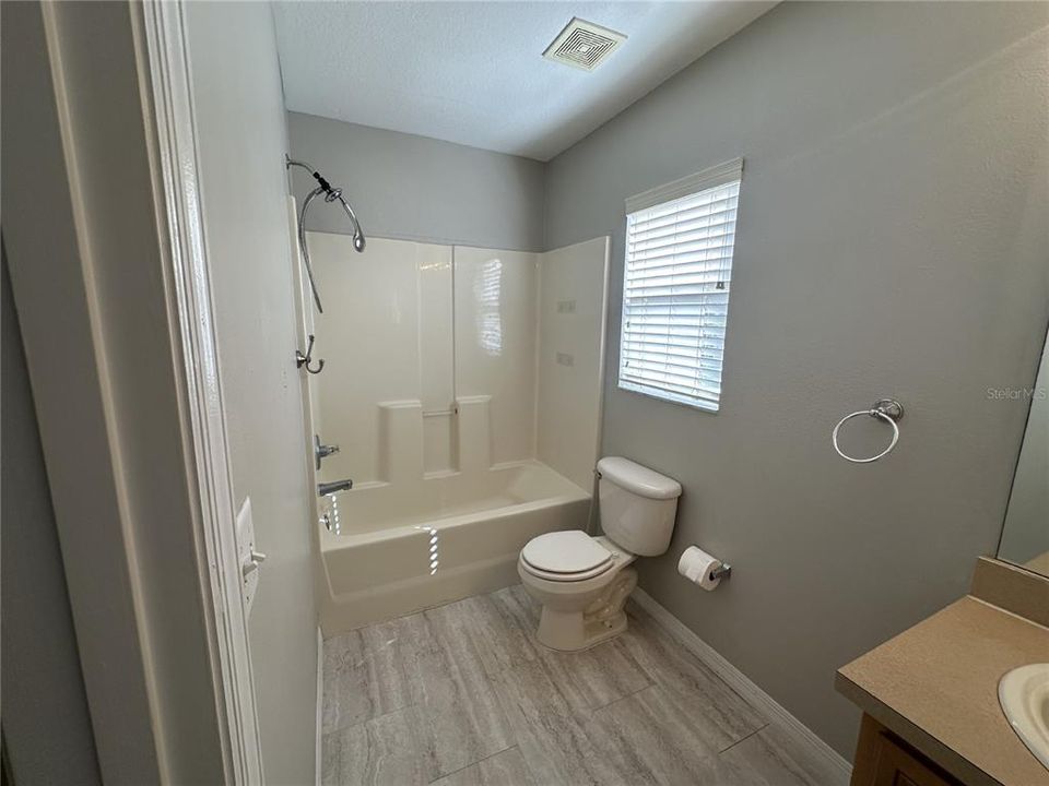 For Rent: $2,250 (3 beds, 2 baths, 2656 Square Feet)