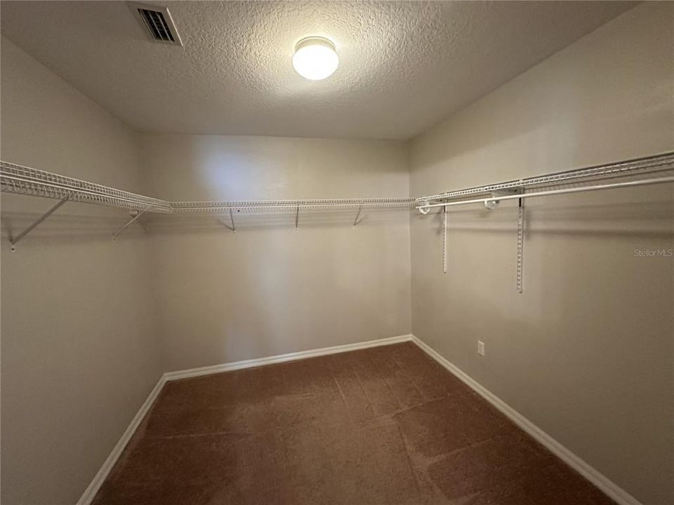 For Rent: $2,250 (3 beds, 2 baths, 2656 Square Feet)