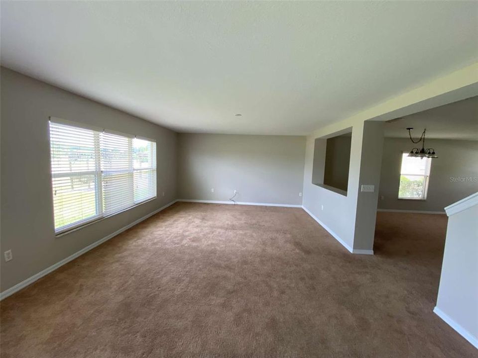 For Rent: $2,250 (3 beds, 2 baths, 2656 Square Feet)