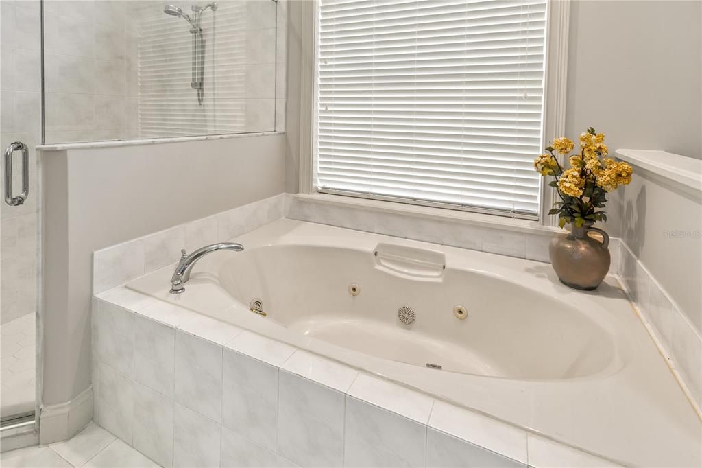 For Sale: $909,000 (3 beds, 2 baths, 2681 Square Feet)