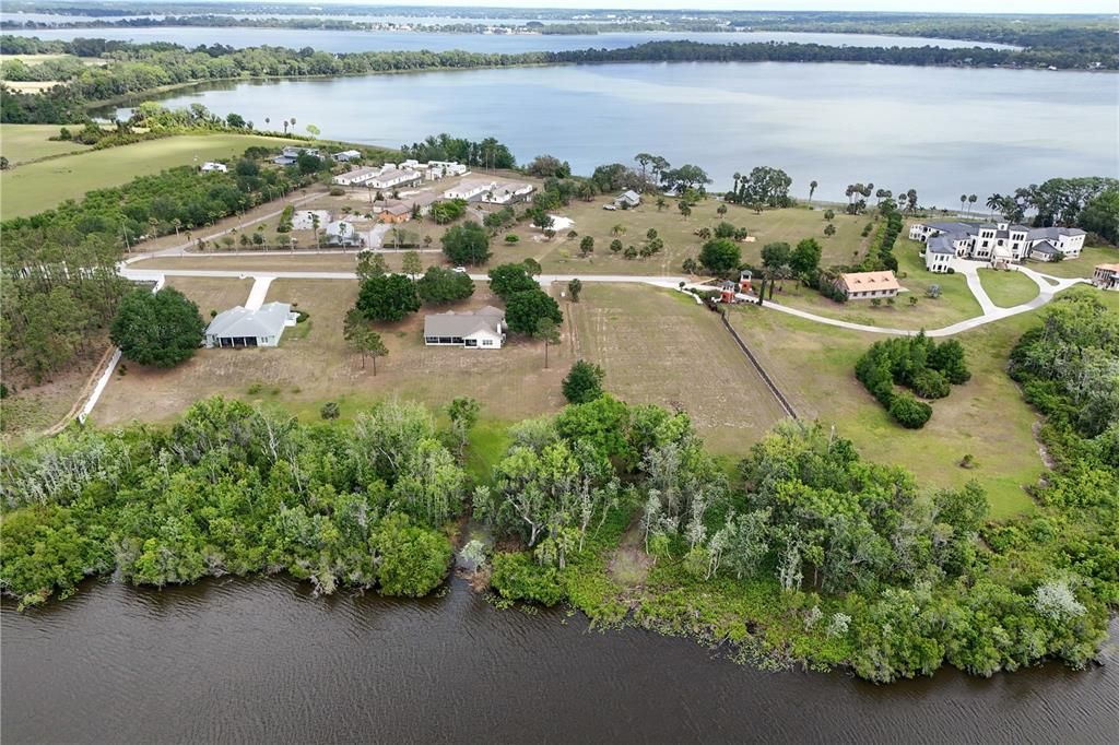 For Sale: $909,000 (3 beds, 2 baths, 2681 Square Feet)