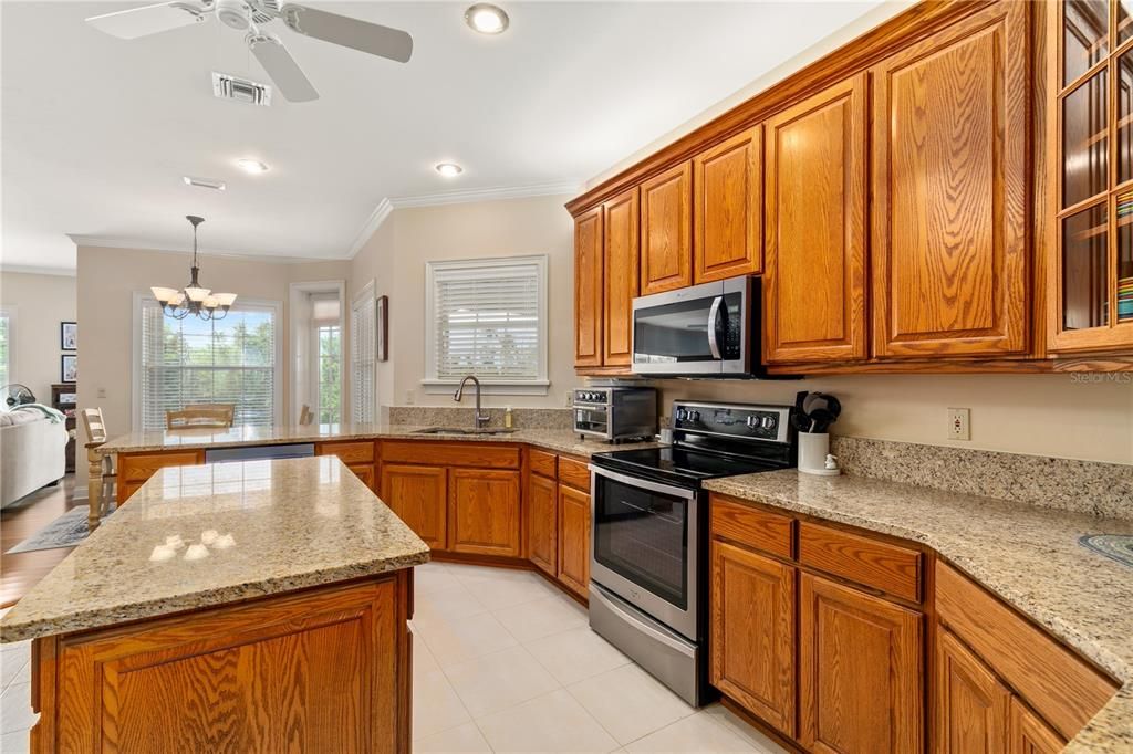 For Sale: $909,000 (3 beds, 2 baths, 2681 Square Feet)