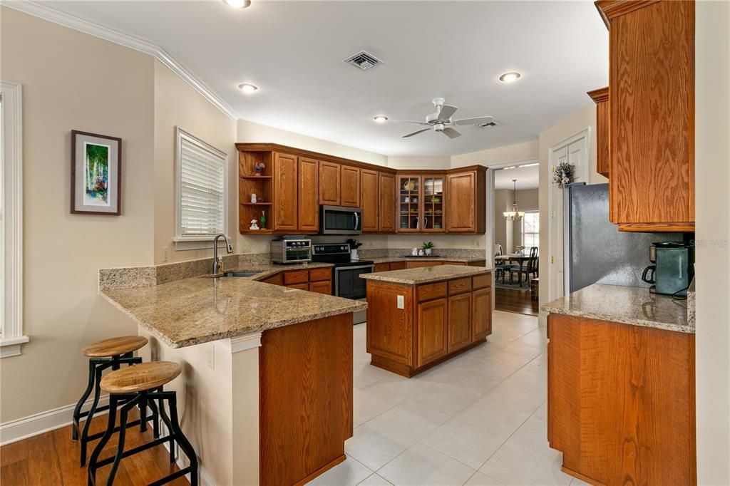 For Sale: $909,000 (3 beds, 2 baths, 2681 Square Feet)