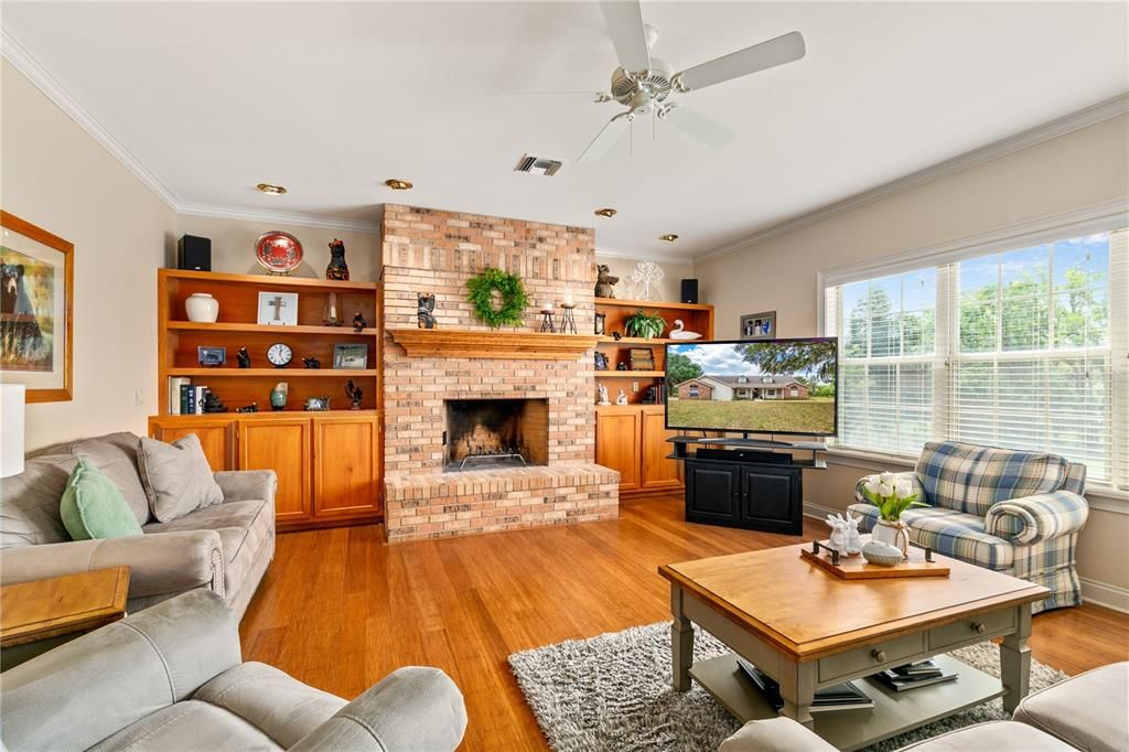 For Sale: $909,000 (3 beds, 2 baths, 2681 Square Feet)