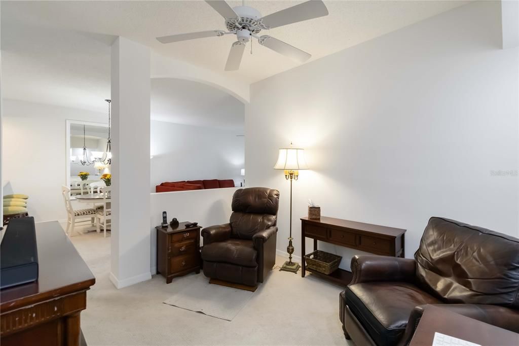 For Sale: $297,500 (2 beds, 2 baths, 1433 Square Feet)